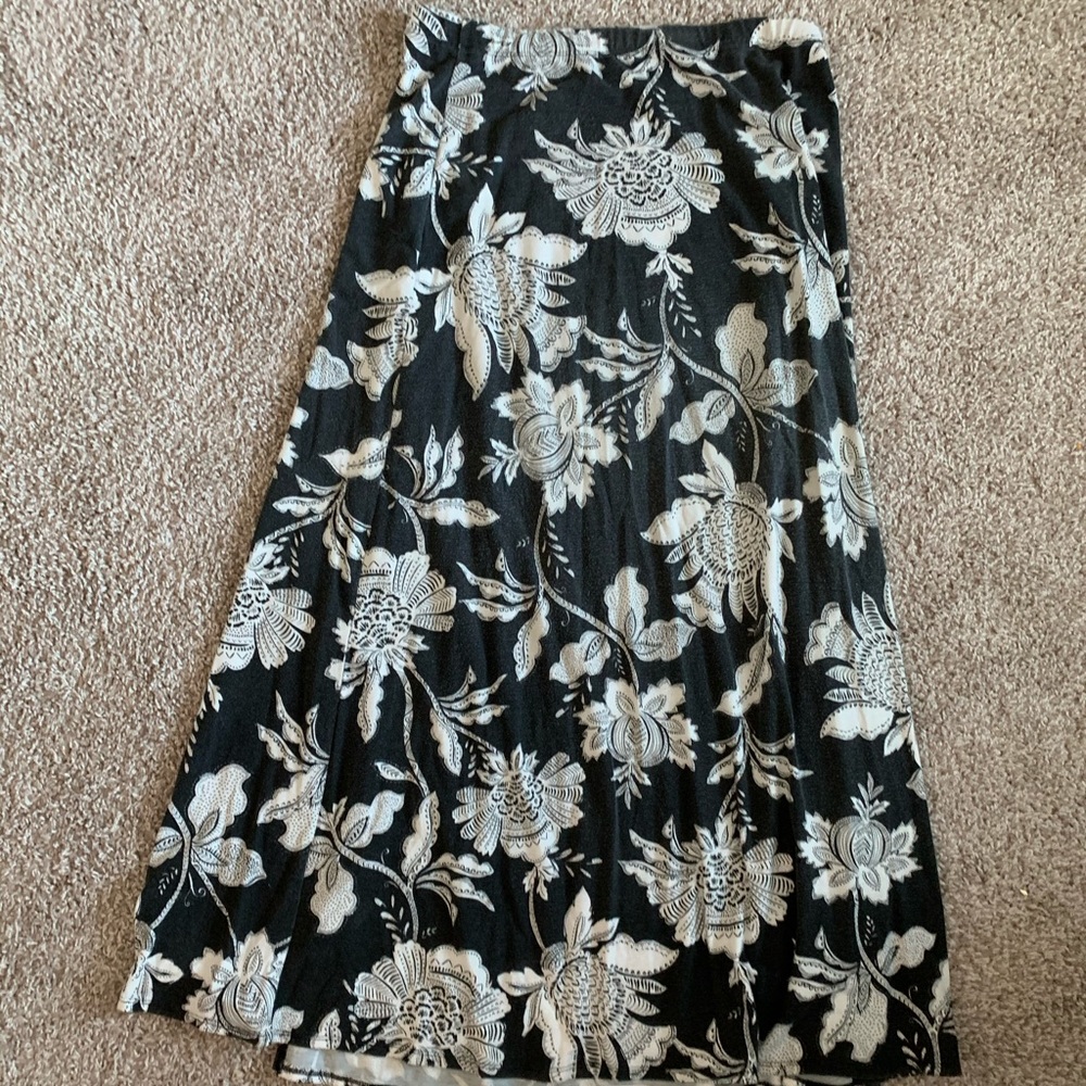 Comfy long flower skirt